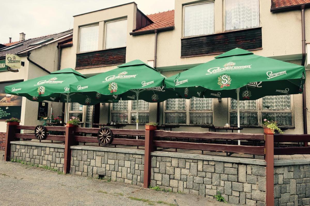 Penzion A Restaurace U Jezirka Hrimezdice Екстер'єр фото